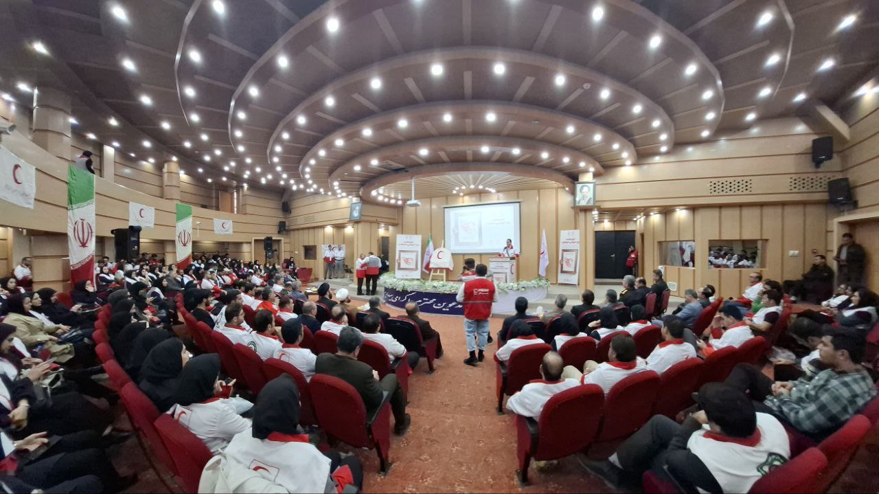 جمعیت هلال خط مقدم خدمات‌رسانی به مردم است 